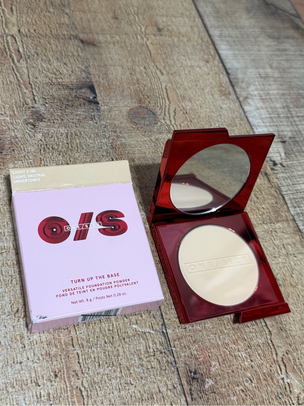 O/S Turn Up The Base Versatile Foundation Powder - Light 2N 28oz. 
New in box un